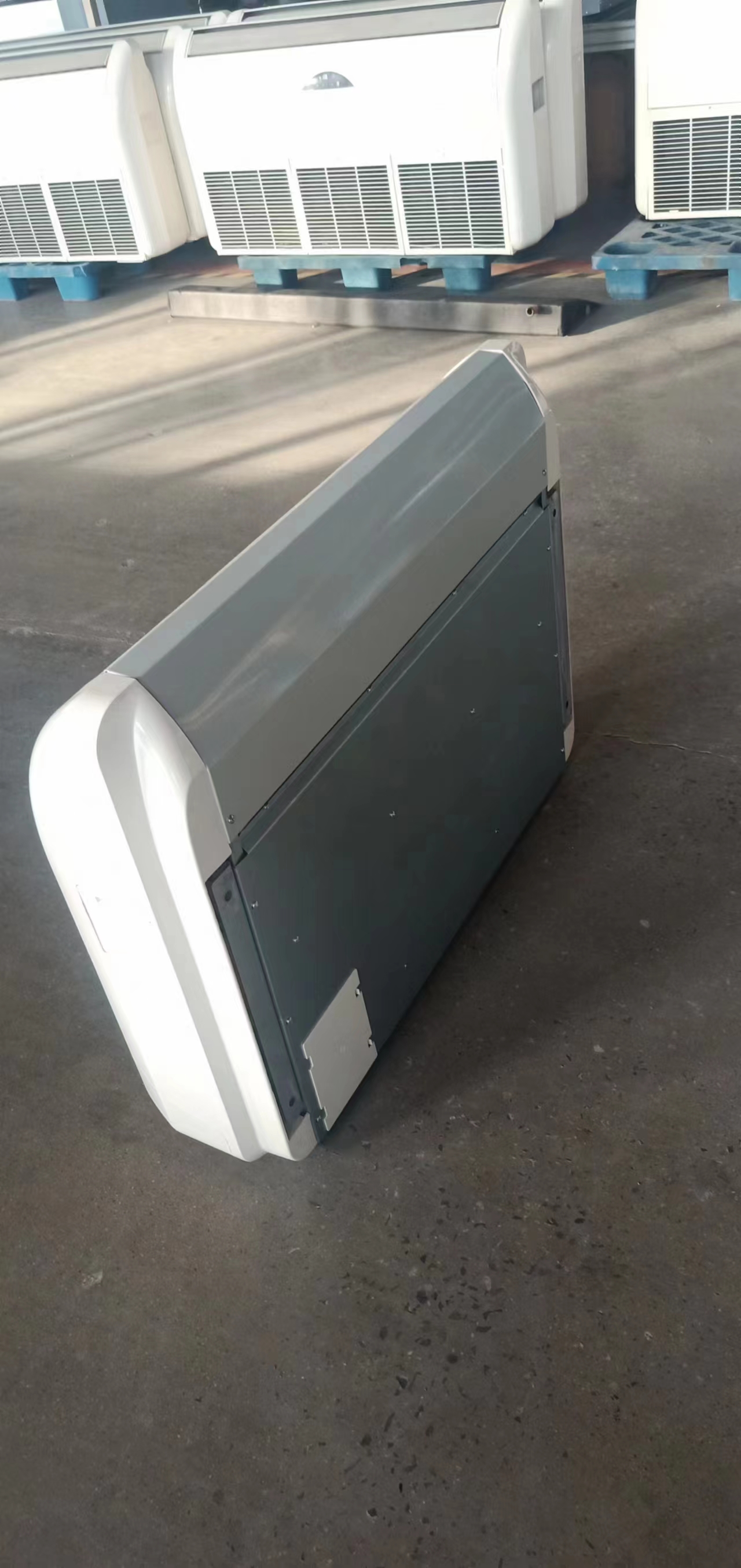 吊落式風機盤管,坐吊式空調器,生產廠家參數/規格(圖3) 吊落式風機盤管,坐吊式空調器,生產廠家參數/規格(圖3)